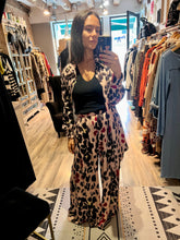 Carica l'immagine nel visualizzatore di Gallery, Susy Mix Pantaloni fantasia Animalier
