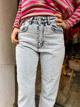 Carica l'immagine nel visualizzatore di Gallery, Jeans Boysfriend Strappo
