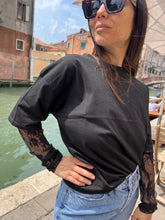 Carica l'immagine nel visualizzatore di Gallery, Susy Mix Maglia con maniche in Pizzo
