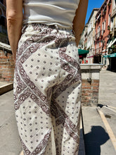 Carica l'immagine nel visualizzatore di Gallery, Kikisix Pantalone Fantasia

