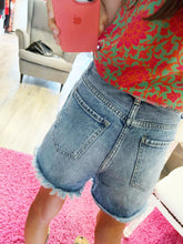 Carica l'immagine nel visualizzatore di Gallery, Susy Mix Jeans corto
