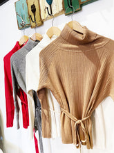 Carica l'immagine nel visualizzatore di Gallery, You Decide Maglia cintura
