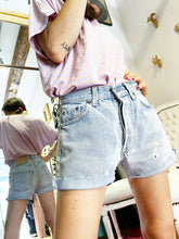 Carica l'immagine nel visualizzatore di Gallery, California Vintage Levi’s Shorts
